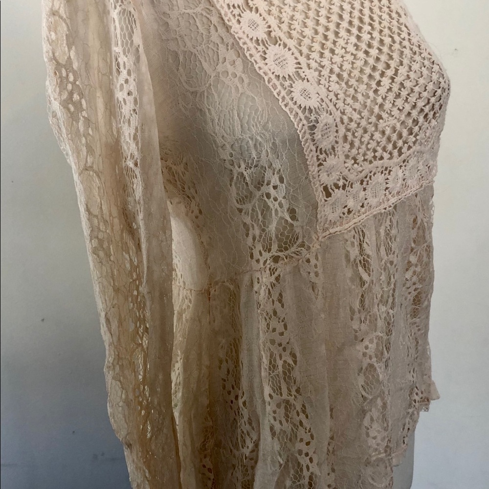 Lace top - Picture 3 of 4